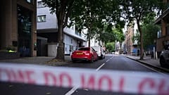 موقع الحادث في ساوثوارك حيث تعرض أربعة أشخاص للطعن في محل تجاري لم يُذكر اسمه، 28 يوليو 2025