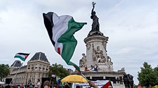 تظاهرة في ساحة الجمهورية بباريس، يوم الخميس 25 يوليو 2024.
