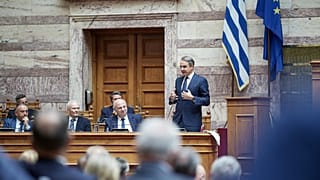 Le Premier ministre Kyriakos Mitsotakis lors du débat au Parlement