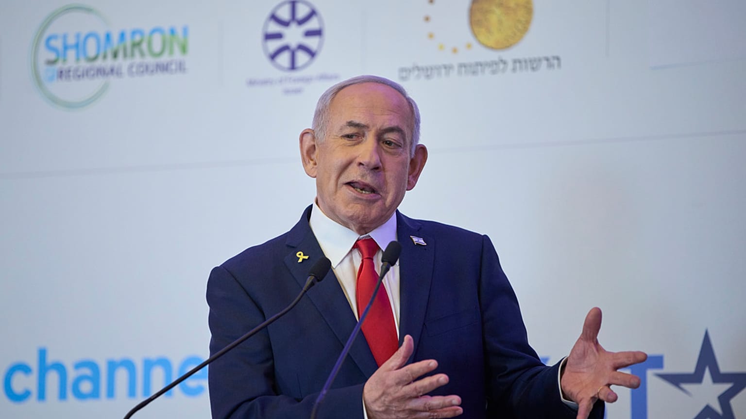 رئيس الوزراء الإسرائيلي بنيامين نتنياهو يتحدث إلى الجمهور في مؤتمر في القدس، الأحد 27 يوليو 2025.