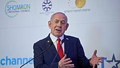 رئيس الوزراء الإسرائيلي بنيامين نتنياهو يتحدث إلى الجمهور في مؤتمر في القدس، الأحد 27 يوليو 2025.