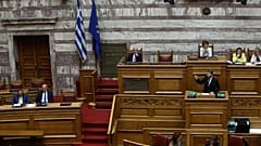 Ο πρόεδρος του ΠΑΣΟΚ-Κινήματος Αλλαγής, Νίκος Ανδρουλάκης , μιλάει στην Ολομέλεια της Βουλής