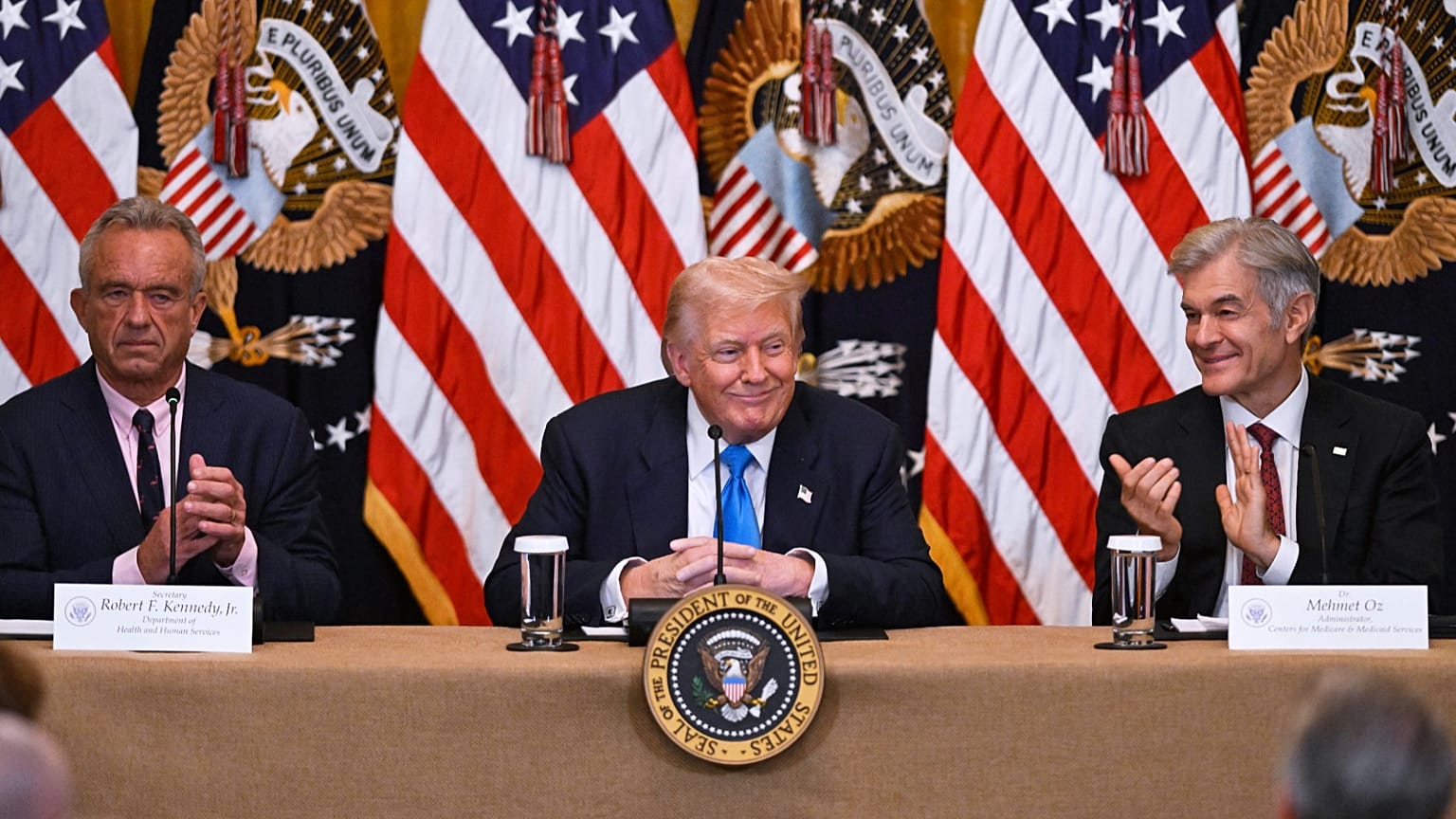 ABD Başkanı Donald Trump 30 Temmuz 2025 tarihinde Beyaz Saray'da üst düzey sağlık yetkilileriyle bir etkinlikte konuşuyor.