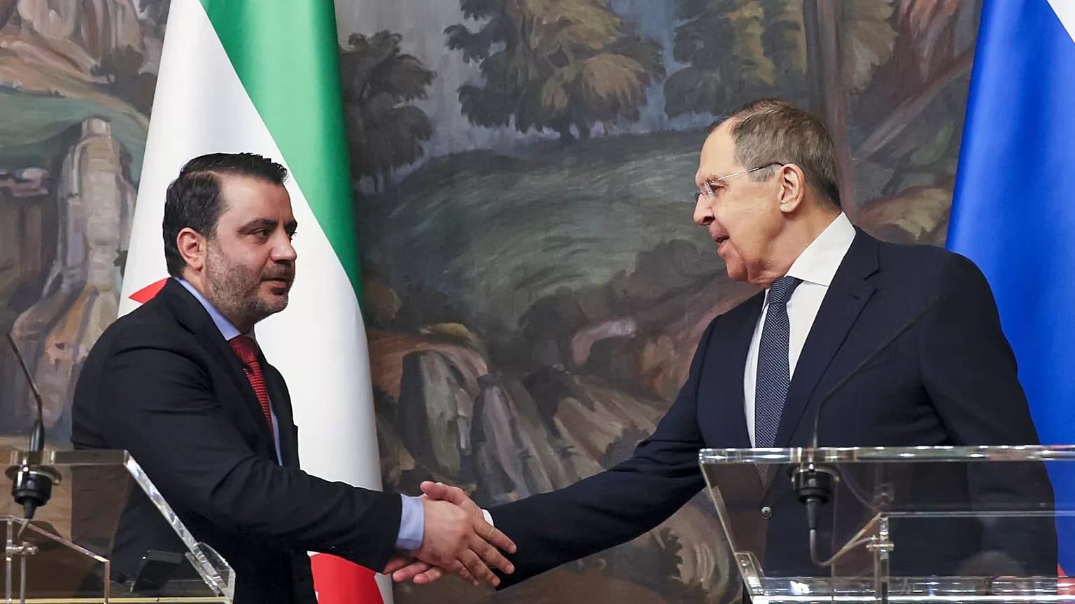 Le ministre russe des Affaires étrangères Sergey Lavrov et le ministre syrien des Affaires étrangères Asaad Hassan al-Shibani après leur rencontre à Moscou, 31 juillet 2025