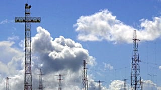Vista de las antenas de la Radio Vaticana, que transmite las palabras del Papa por todo el mundo, en Santa Maria di Galeria, en las afueras de Roma.