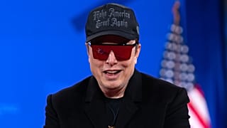 Elon Musk habla en una convención política conservadora en EE.UU. el 20 de febrero de 2025.