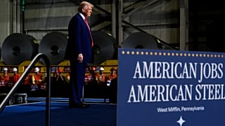 Presidente Donald Trump chega para discursar na fábrica Mon Valley Works-Irvin da U.S. Steel Corporation, sexta-feira, 30 de maio de 2025, em West Mifflin, Pa.