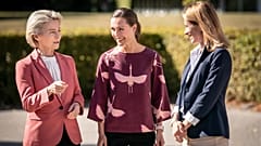 EU-Kommissionspräsidentin von der Leyen, Finnlands Premierministerin Sanna Marin und Estlands ehemaliger Premierminister Kaja Kallas 30. August 2022. 