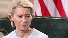Ursula von der Leyen a skóciai Turnberry-ben, 2025. július 27-én