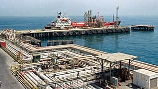 أنابيب نفط في منشأة أرامكو في محافظة رأس تنورة، السعودية، في 25 سبتمبر 1990.
