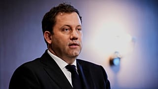 Der deutsche Finanzminister Lars Klingbeil während einer Pressekonferenz im Schloss Genshagen in Ludwigsfelde, Deutschland, Mittwoch, 16. Juli 2025.