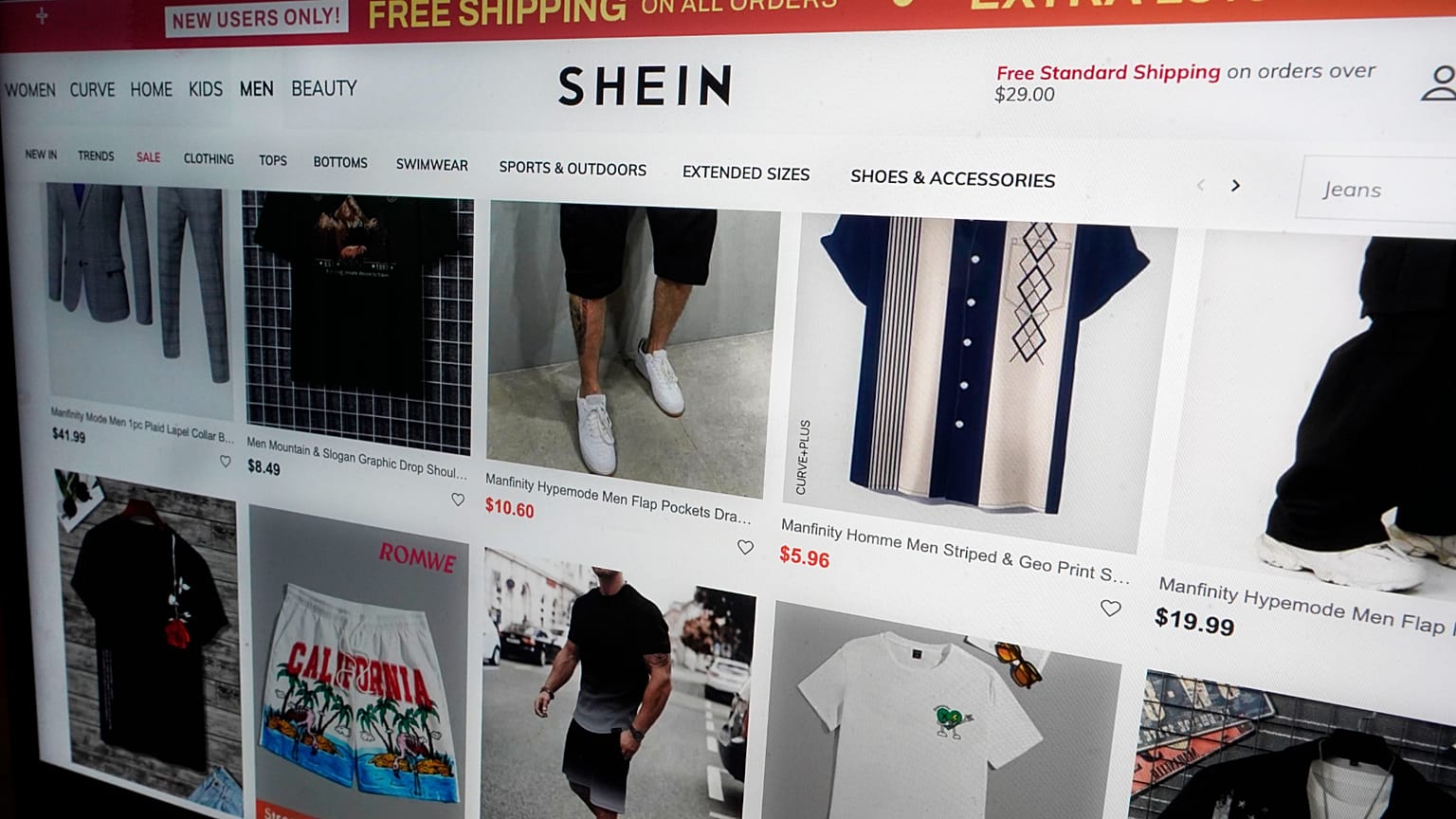 Una pagina del sito web di Shein è mostrata in questa foto, a New York. 23 giugno 2023.