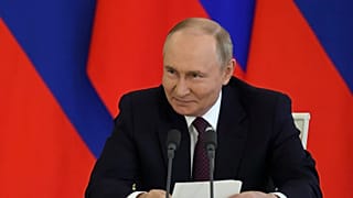 Kremlin'de Laos Devlet Başkanı Thongloun Sisoulith'i ağırlayan Rusya Devlet Başkanı Vladimir Putin bir konuşma yaparken, 31 Temmuz 2025