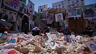 مراسم یادبود در سنجار عراق به تاریخ سوم اوت ۲۰۲۵