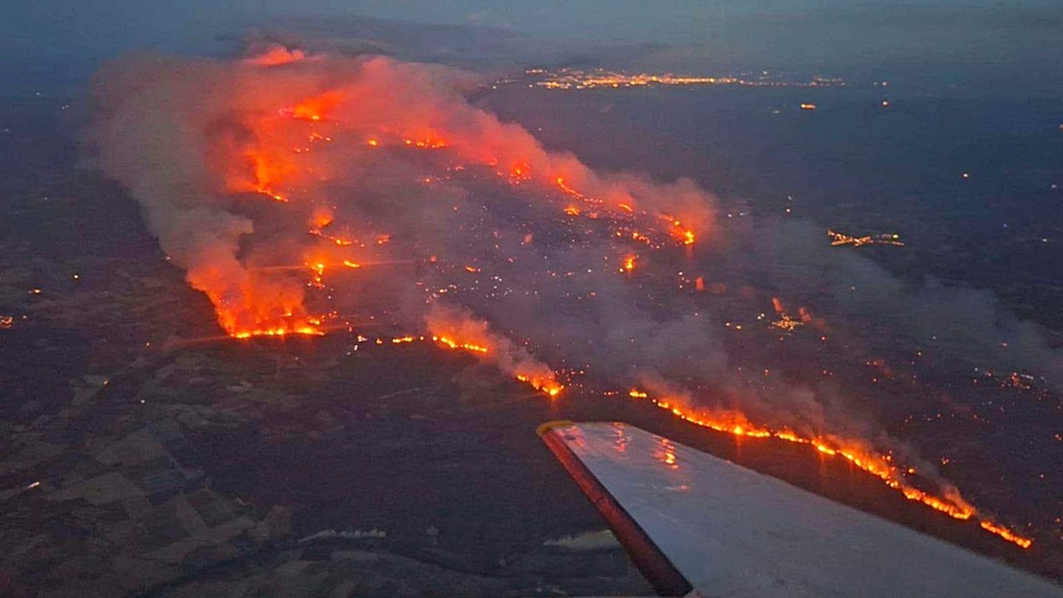 Waldbrand in Südfrankreich in Ribaute unweit der spanischen Grenze