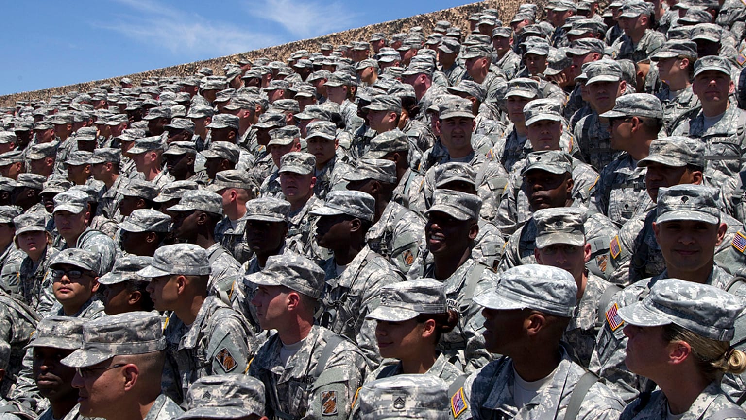 Fort Stewart üssünde ABD'nin eski başkanlarından Barack Obama'yı bekleyen askerler, 27 Nisan 2012