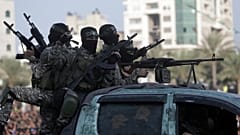 Hombres armados enmascarados del movimiento palestino Hamás, Gaza, miércoles 5 de agosto de 2015.  