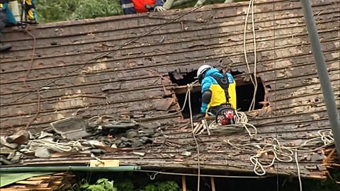 Сильные дожди обрушились на юг Японии, вызвав наводнения и оползни