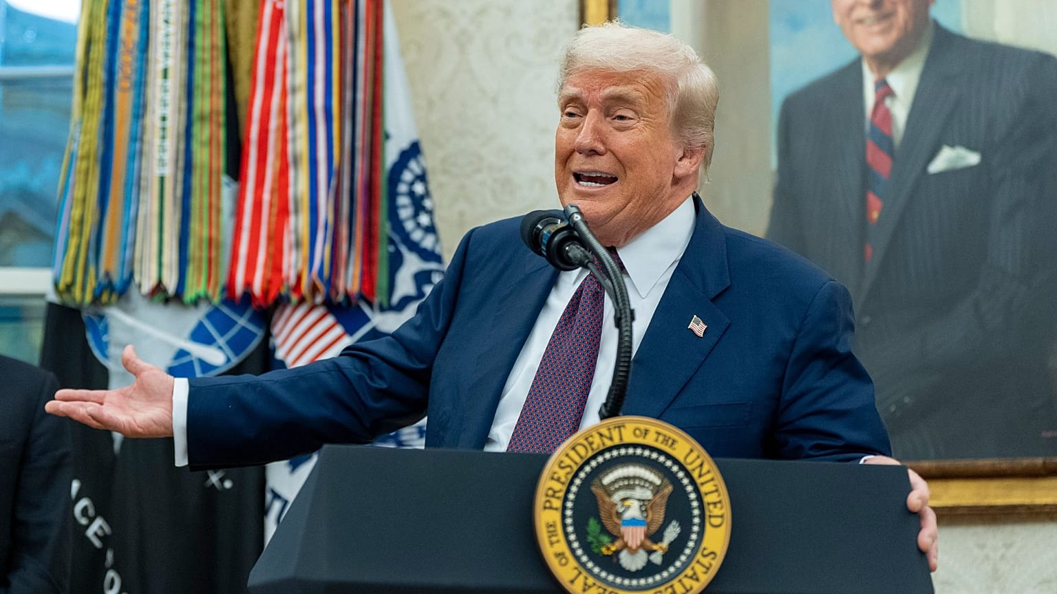 دونالد ترامپ در کاخ سفید به تاریخ ششم اوت ۲۰۲۵