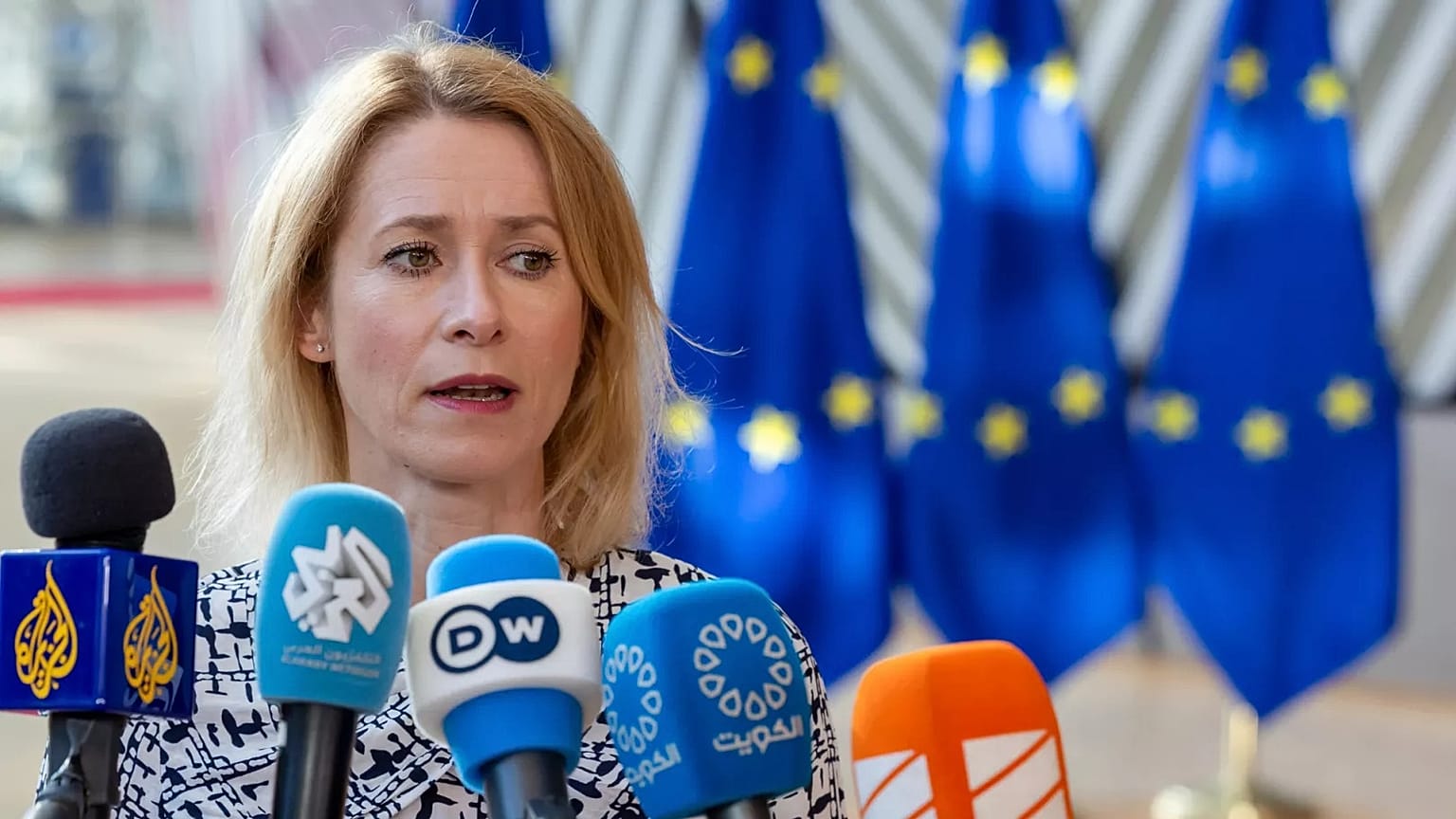 Kaja Kallas atiende a los medios en una cumbre de ministros de Exteriores celebrada el pasado 15 de julio en Bruselas, Bélgica.