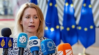 Kaja Kallas atiende a los medios en una cumbre de ministros de Exteriores celebrada el pasado 15 de julio en Bruselas, Bélgica.