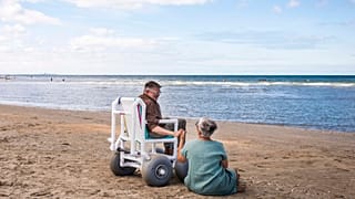 A agência Inter lançou o programa Sol, Mar... Carefree em 2006 para tornar o litoral belga mais acessível às pessoas com mobilidade reduzida.