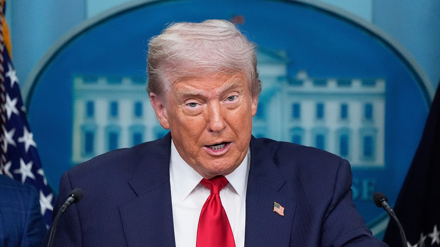Donald Trump a Fehér Ház-i sajtótájékoztatón
