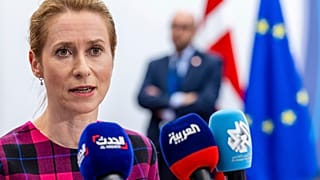La responsable de Política Exterior de la UE, Kaja Kallas, habla con la prensa el 14 de julio de 2025.