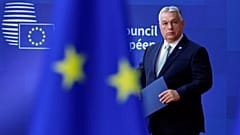 El primer ministro de Hungría, Viktor Orban, llega a una cumbre de la UE en el edificio del Consejo Europeo en Bruselas, el jueves 26 de junio de 2025. (AP Photo/Omar Havana)
