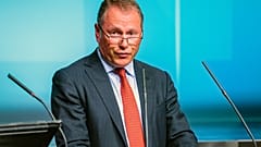 Nicolai Tangen, Norveç'in Oslo kentinde Norges Bank Yatırım Yönetimi'nin yeni CEO'su olarak iş sözleşmesiyle ilgili bir basın toplantısına katılıyor. 28 Mayıs 2020.