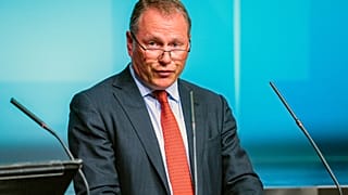 Nicolai Tangen asiste a una conferencia de prensa sobre su acuerdo de empleo como nuevo consejero delegado de Norges Bank Investment Management, en Oslo, Noruega. 28 de mayo de 2020.
