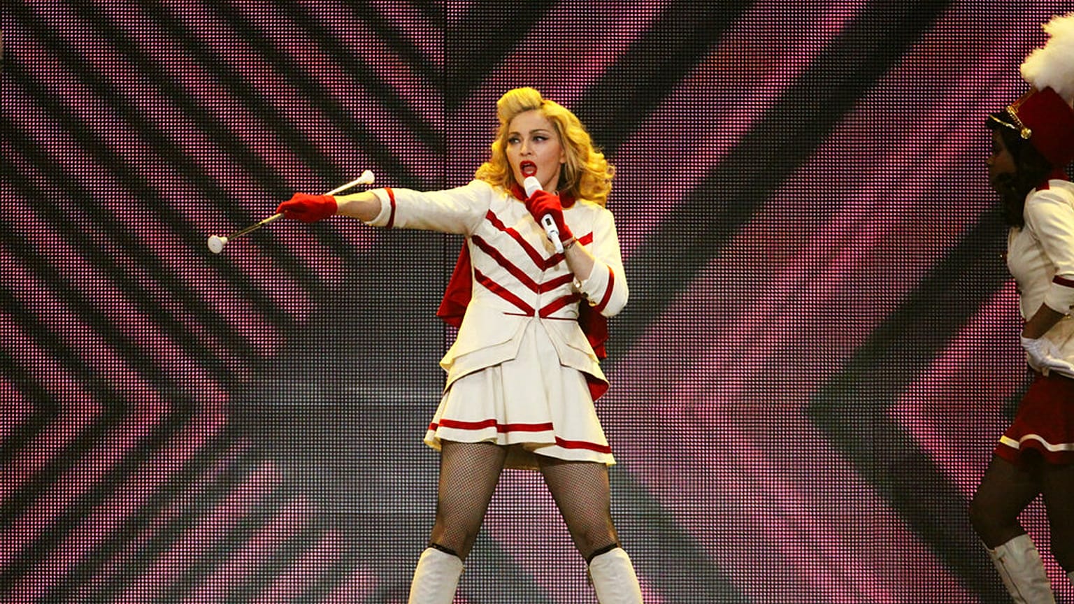 مادونا تُحيي حفلًا ضمن جولة MDNA في قاعة فيليبس أرينا، السبت 17 نوفمبر/تشرين الثاني 2012، في أتلانتا.