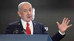 رئيس الوزراء الإسرائيلي بنيامين نتنياهو خلال مؤتمر صحافي ، الأحد 10 أغسطس 2025.