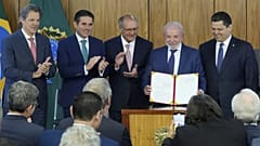 O Plano Brasil Soberano, um programa de ajuda para apoiar as empresas afectadas pelas tarifas de 50% impostas aos produtos brasileiros nos Estados Unidos, quarta-feira, 13 de agosto de 2025