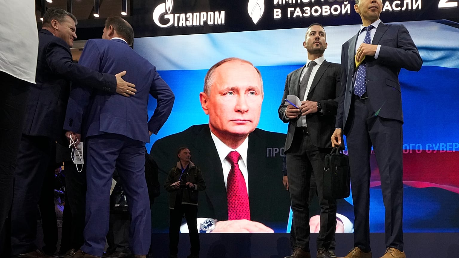 Putyin képe a Gazprom központjában