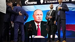 Putyin képe a Gazprom központjában