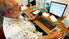 Die Aktualisierung der Qualifikationen auf dem Arbeitsmarkt ist von entscheidender Bedeutung. Ältere Arbeitnehmer geraten jedoch bei der Weiterbildung ins Hintertreffen. 