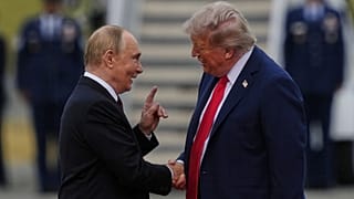 US President Donald Trump greets Russia's President Vladimir Putin at Joint Base Elmendorf Donald Trump meets with Russia's President Vladimir Putin in Alaska, 15 August, 2025