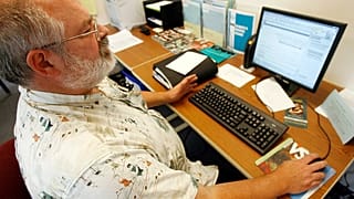 La mise à jour des compétences sur le marché du travail est essentielle. Cependant, les travailleurs âgés accusent un retard de formation.