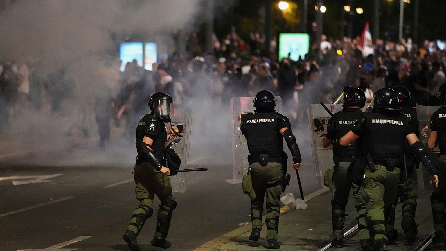 Η αστυνομία προχώρησε στην χρήση δακρυγόνων
