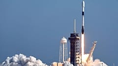 Bir SpaceX Falcon 9 roketi 5 Aralık 2024 tarihinde ABD'nin Florida eyaletindeki Kennedy Uzay Merkezi'nden havalandı. 