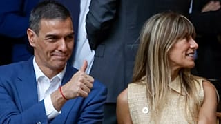 Pedro Sánchez, junto a su esposa, Begoña Gómez, durante un acto.