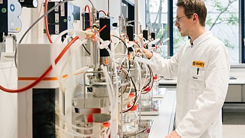 A SMEY employee in a lab
