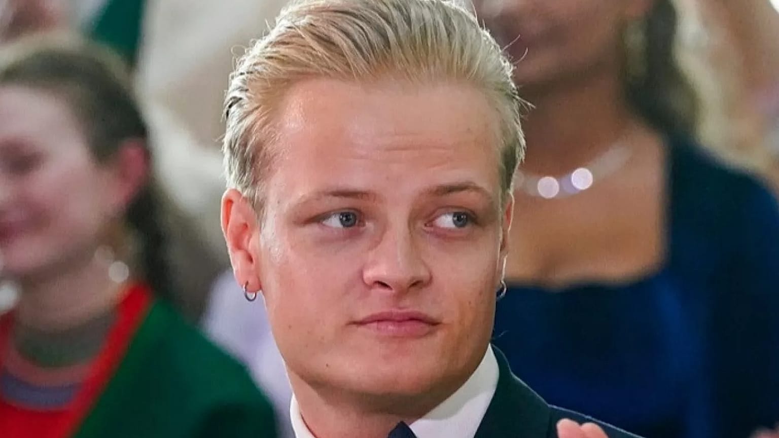 ARCHIVO - El noruego Marius Borg Hoiby y la princesa heredera Mette-Marit en Oslo, el 16 de junio de 2022.
