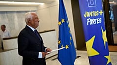 Der Präsident des Europäischen Rates, Antonio Costa, spricht vor Journalisten in der Vertretung der Europäischen Kommission in Lissabon, Portugal, 19. August 2025.