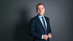 Ein offizielles Bild des finnischen Politikers Eemeli Peltonen