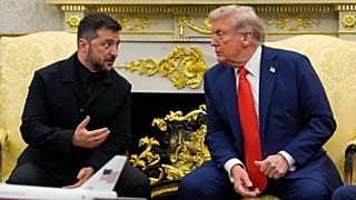 Prezydent Donald Trump spotyka się z prezydentem Ukrainy Wołodymyrem Zełenskim w Gabinecie Owalnym w Białym Domu, w poniedziałek, 18 sierpnia 2025 r., w Waszyngtonie.