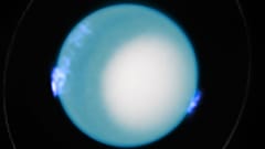 ESA/Hubble tarafından sağlanan bu görüntü, NASA/ESA Hubble Uzay Teleskobu tarafından 10 Ekim 2022 tarihinde çekilen Uranüs'ün aurorasını gösteriyor.