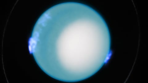 Cette image fournie par ESA/Hubble montre les aurores d'Uranus prises par le télescope spatial Hubble de la NASA/ESA le 10 octobre 2022.