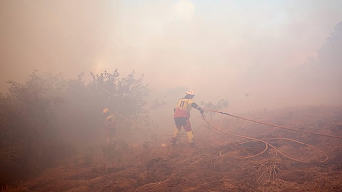 Spagna, i roghi devastano oltre 391.000 ettari: piogge portano sollievo ma ci sono 40 focolai attivi